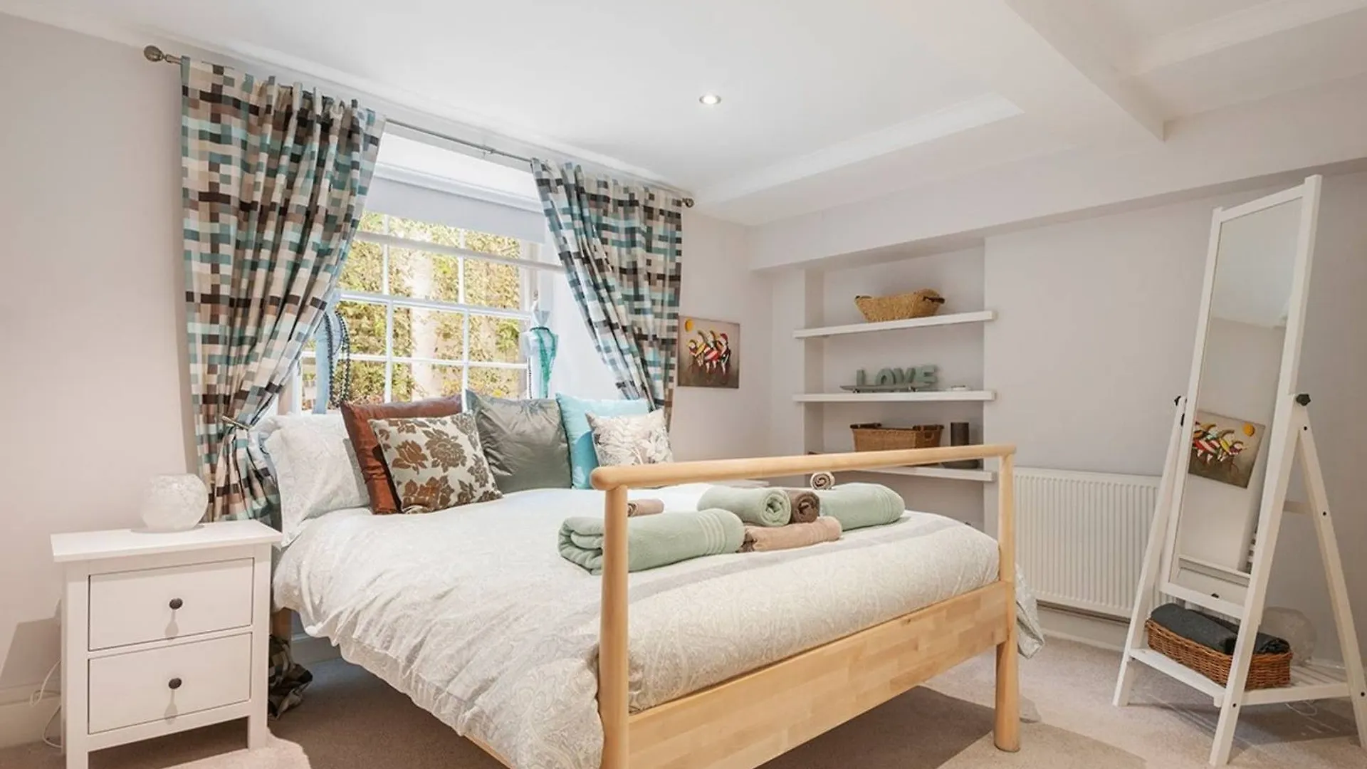 Stylish Georgian Flat In New Town Apartment Edinburgh